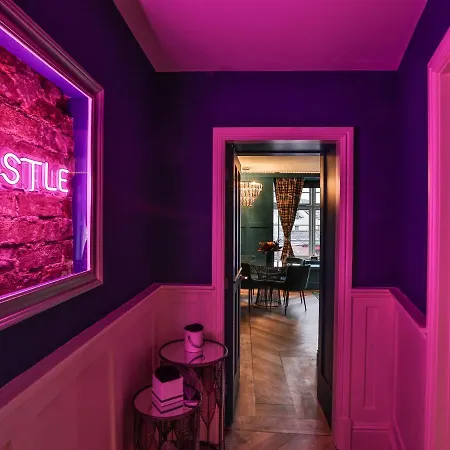 The Investment Lounge